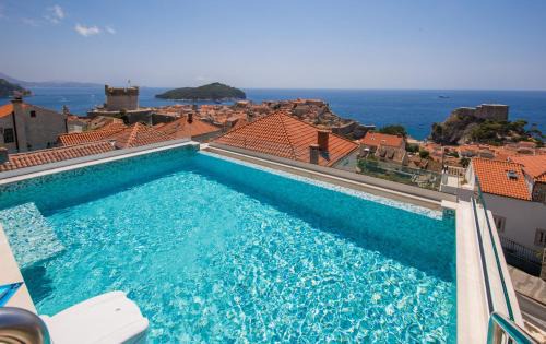 Pile Apartment | Royal Fort - The View Rooftop pool