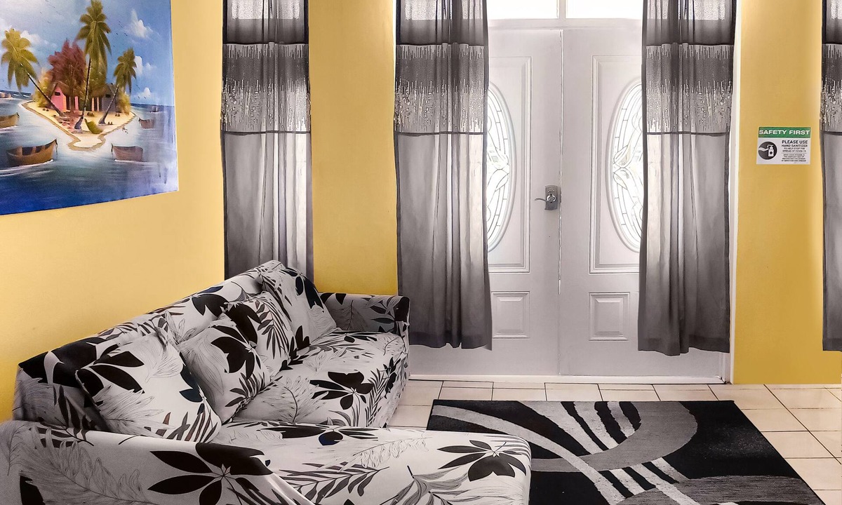 Road Town Apartment | Sailor's Gem I: Feel the Real Caribbean Life and Live Local at this Apartment!