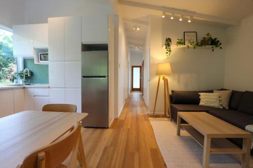 Eagle Heights House | Satin Bower Cottage