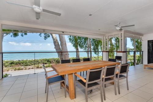 Clifton Beach House | Seascape Luxury Beachfront House
