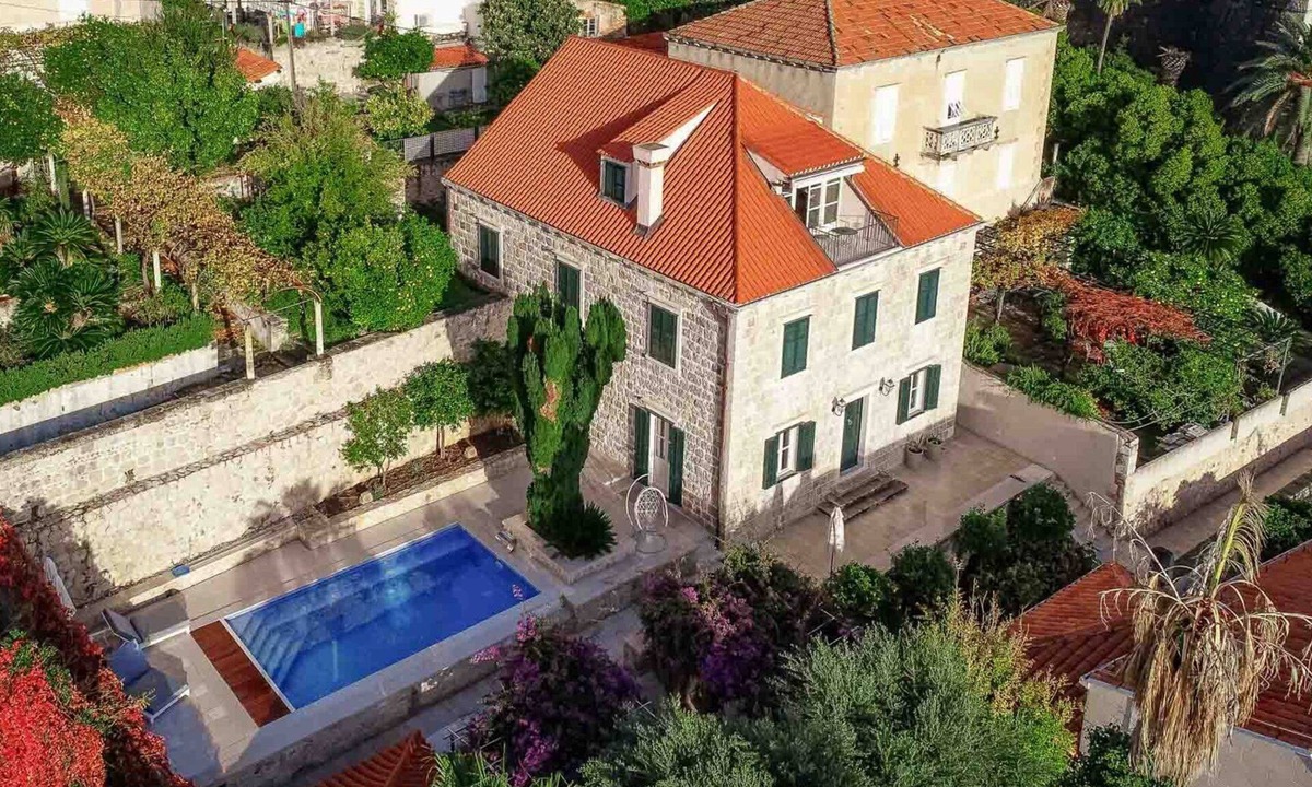 Pile Villa | Sensational Dubrovnik Villa | Villa Filia | 6 Bedrooms | Overlooking Dubrovnik.