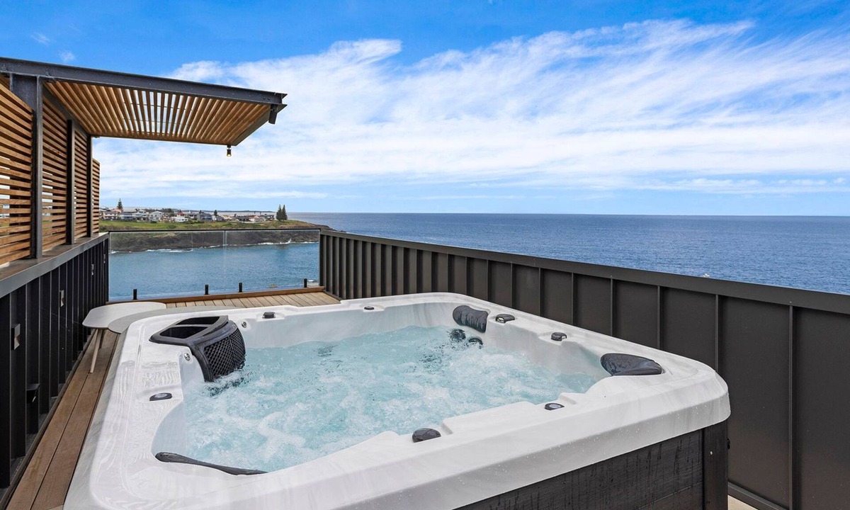 Kiama Heights House | SkyTerrace - Brand New Seaside Retreat with Breathtaking Views!