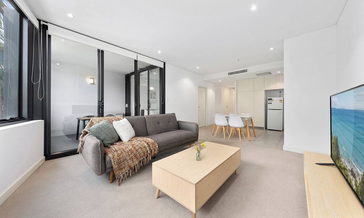Mortlake Apartment | Sleek 1BR Apartment | Home of Mortlake Ferry