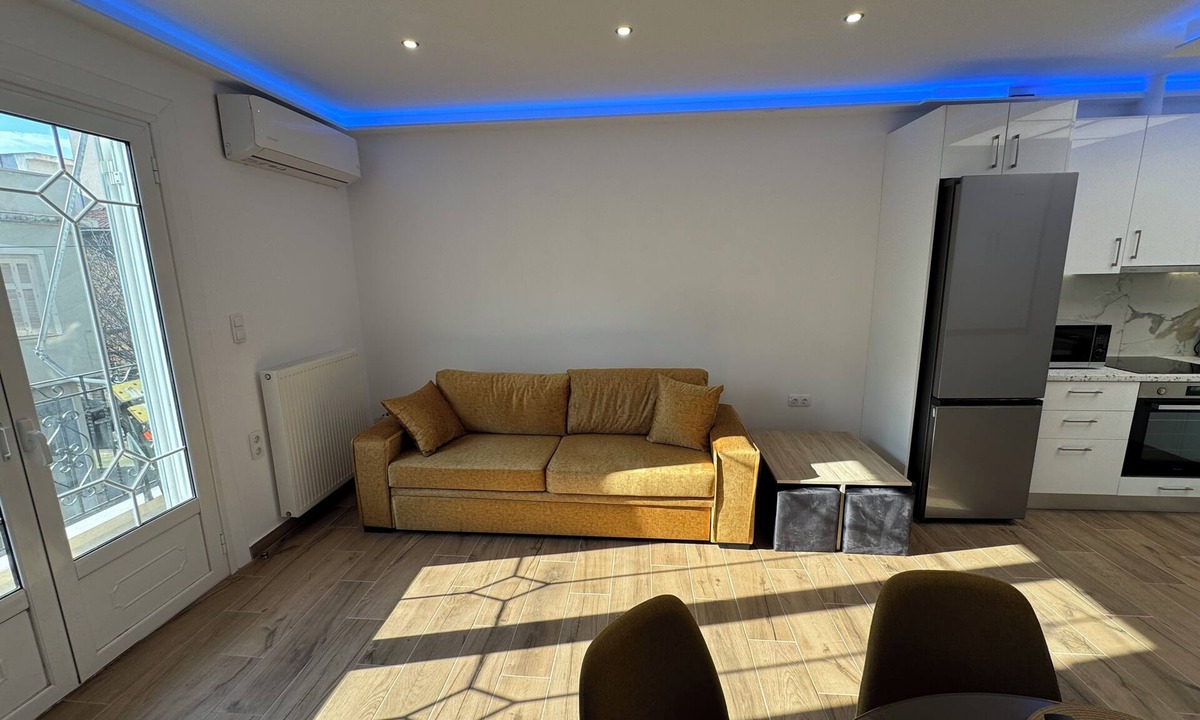 Nikaia-Agios Ioannis Rentis Apartment | Spacious 2BR | 160m Metro | 3 min to Piraeus Port | 6 Guests