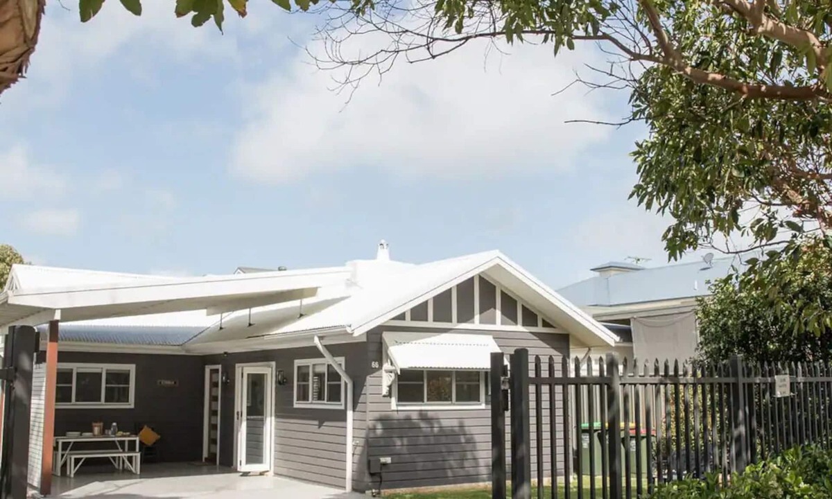 Umina Beach House | Stay, Work & Unwind | Beachfront Access Umina Beach