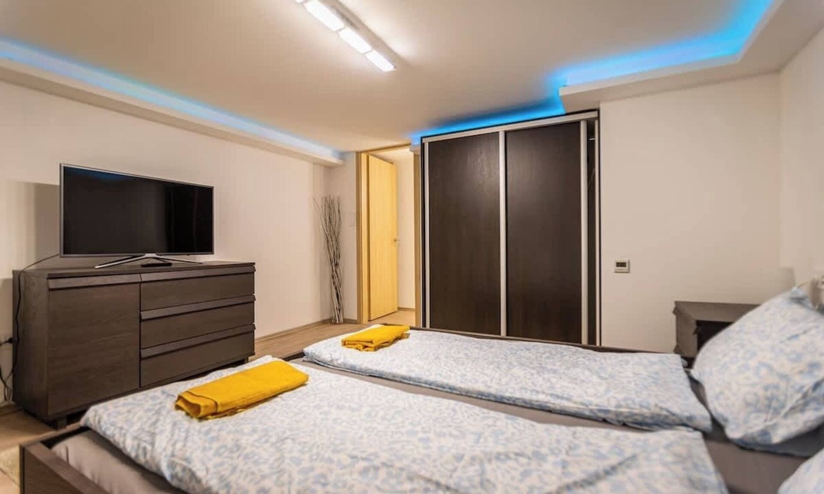 Nepszinhaz negyed Apartment | Studio apartment in Budapest, Rakoczi