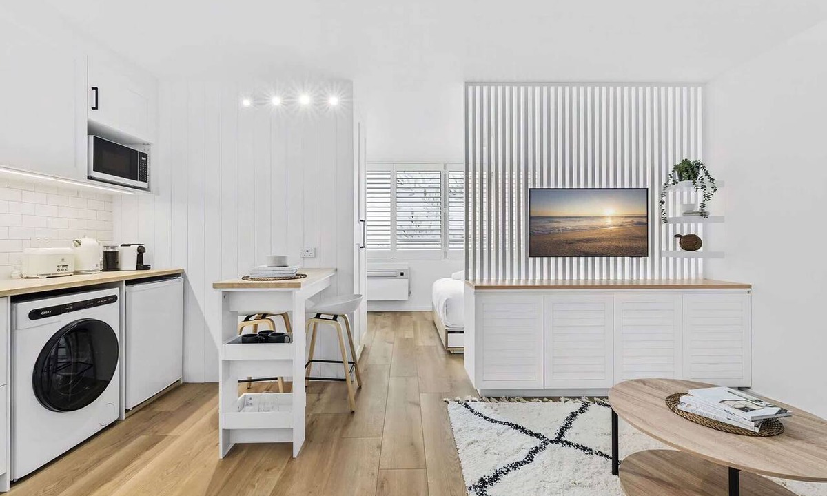Bondi Junction Apartment | Studio3: Chic Bondi Abode with Pool & A/C