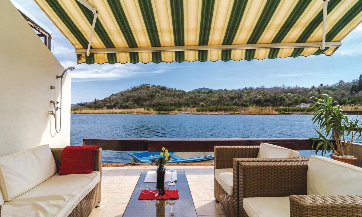 Blace House | Stunning home in Opuzen with WiFi