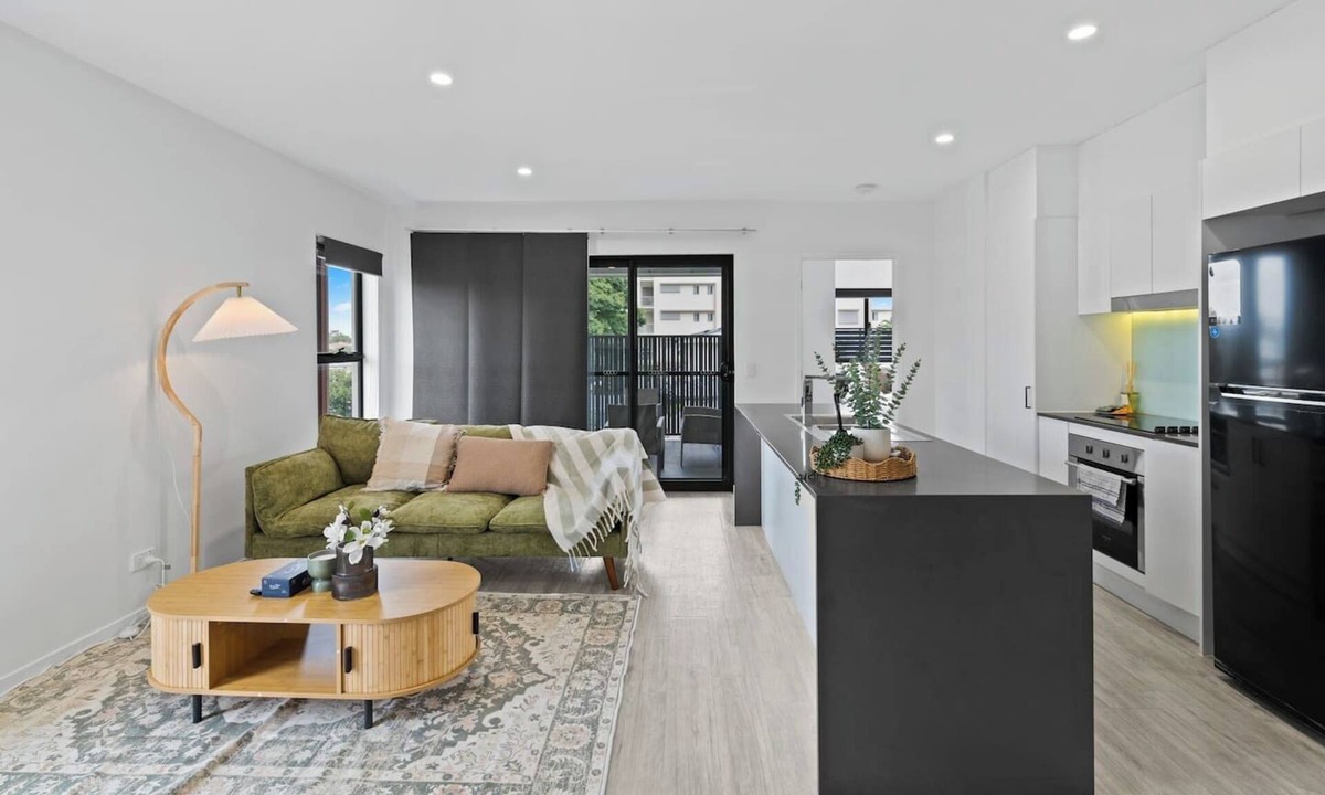 Upper Mount Gravatt Apartment | Stylish 2BR Near Garden City & Sunnybank Food Hub