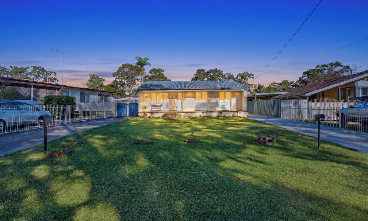 Hebersham House | Stylish 3 bedroom home to stay in Sydney