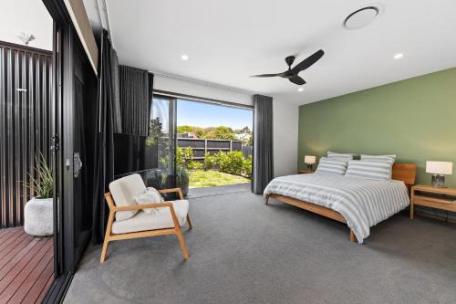 Marcus Beach House | Stylish Home near Noosa & Peregian, walk to Beach
