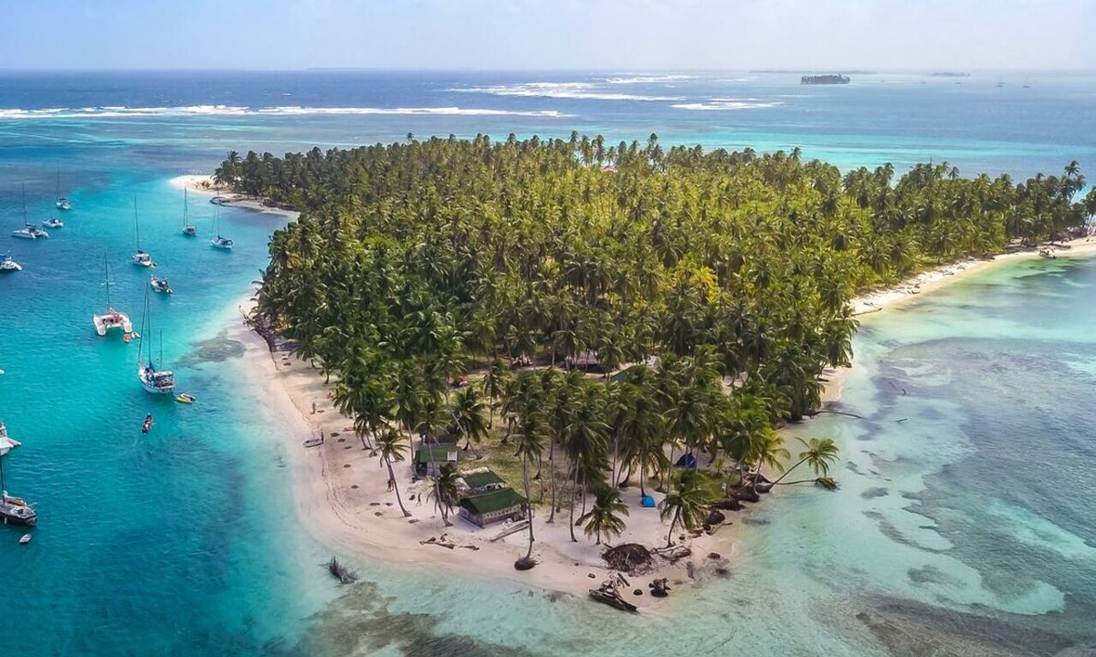 Carti Tupile Boat Rental | Sun-Kissed Sailing: A Tropical Escape to Islas San Blas