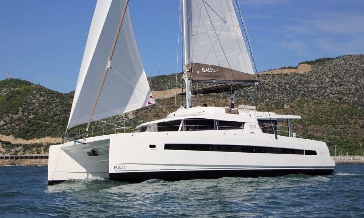 Alimos Boat Rental | Sun-Kissed Sailing Adventure in Islas Sarónicas