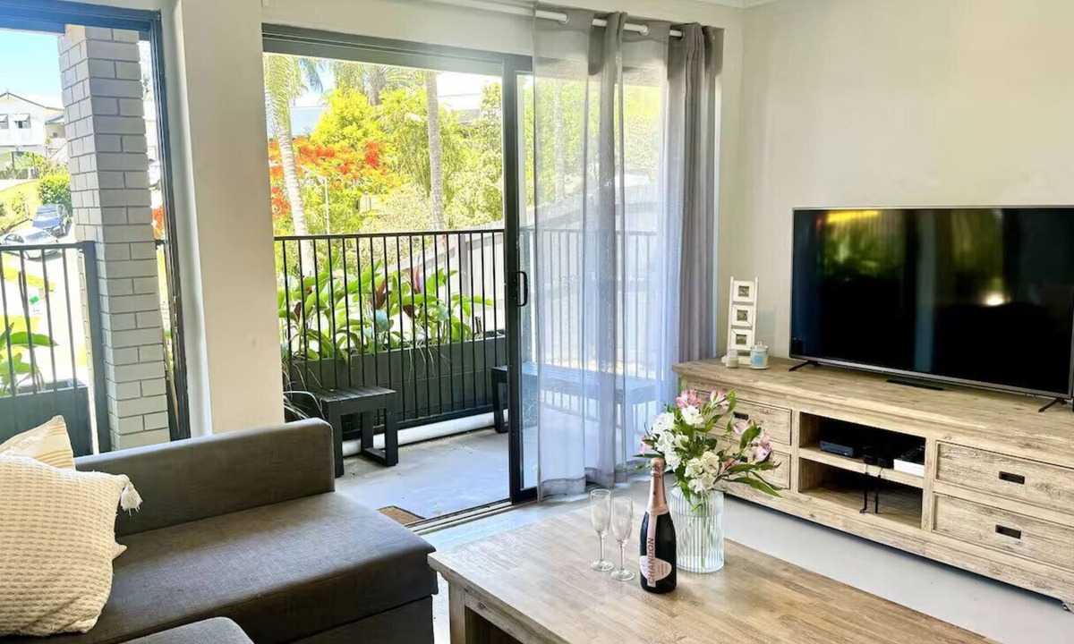 Tugun Apartment | Sun Sand and Suite Dreams - 2-br suite w/large bathroom in Tugun, pet-friendly!