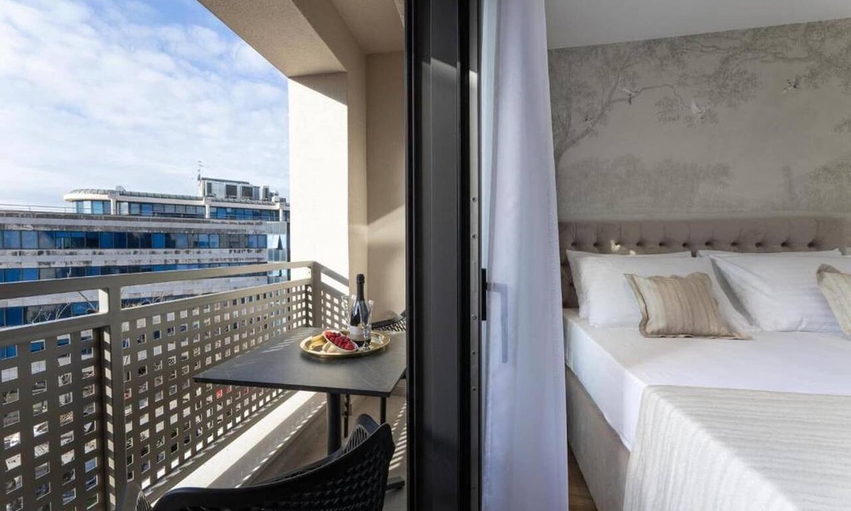 Split Apartment | Sunday Residence and SPA Split One-Bedroom Suite