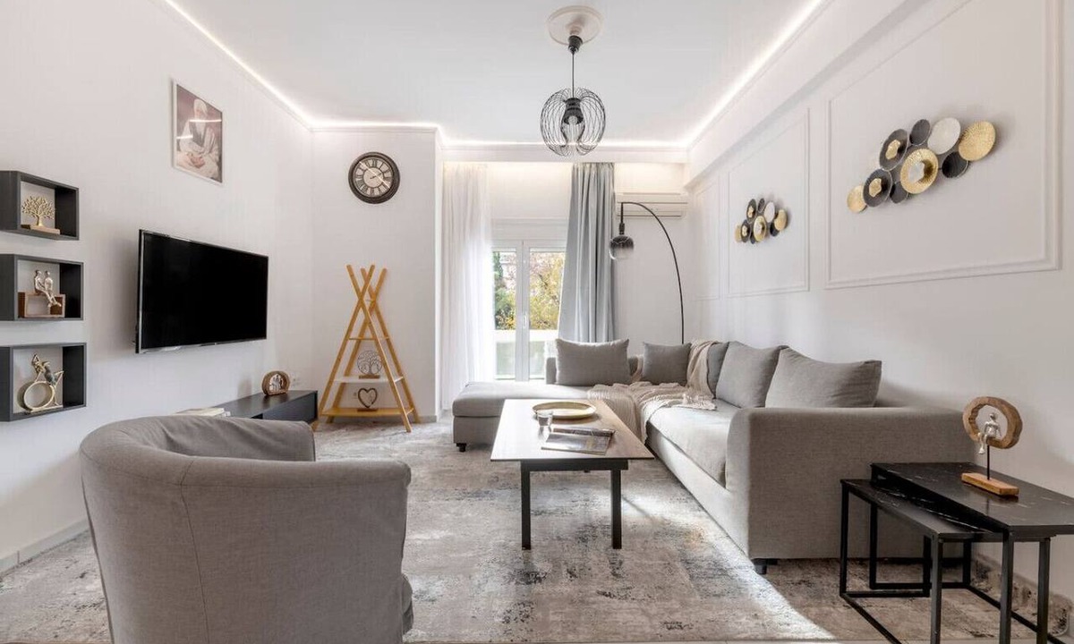 Nea Smirni Apartment | Sunlit 3BDR Family APT, Near Sea & City Center!