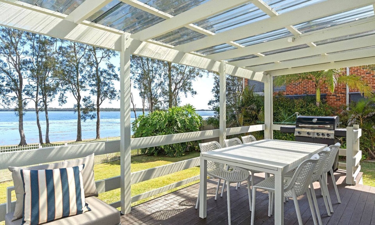 Budgewoi Apartment | Sunset Splash Retreat