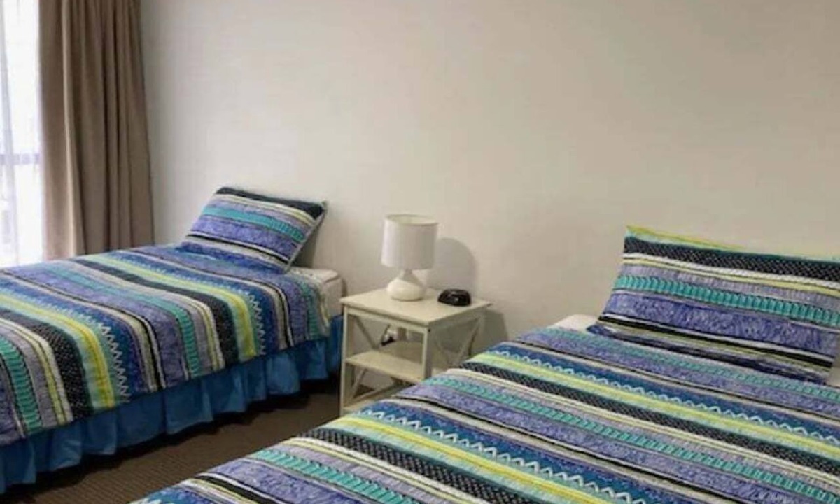 Palm Beach Apartment | Surfside Court - Hosted by Burleigh Letting