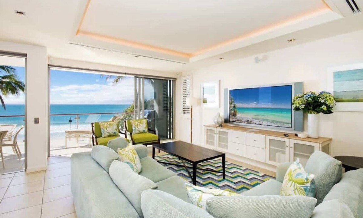 Noosa Heads Apartment | The Breakers 4 - Oceanfront Bliss