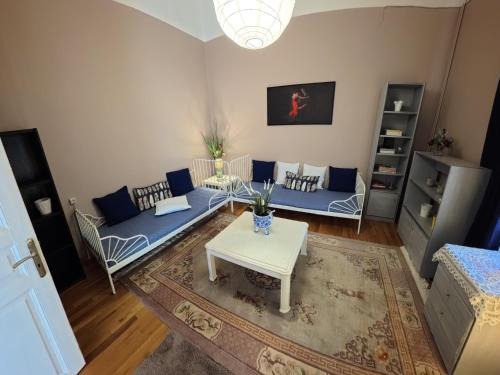 Peiraiki Apartment | The Captain's Quarters