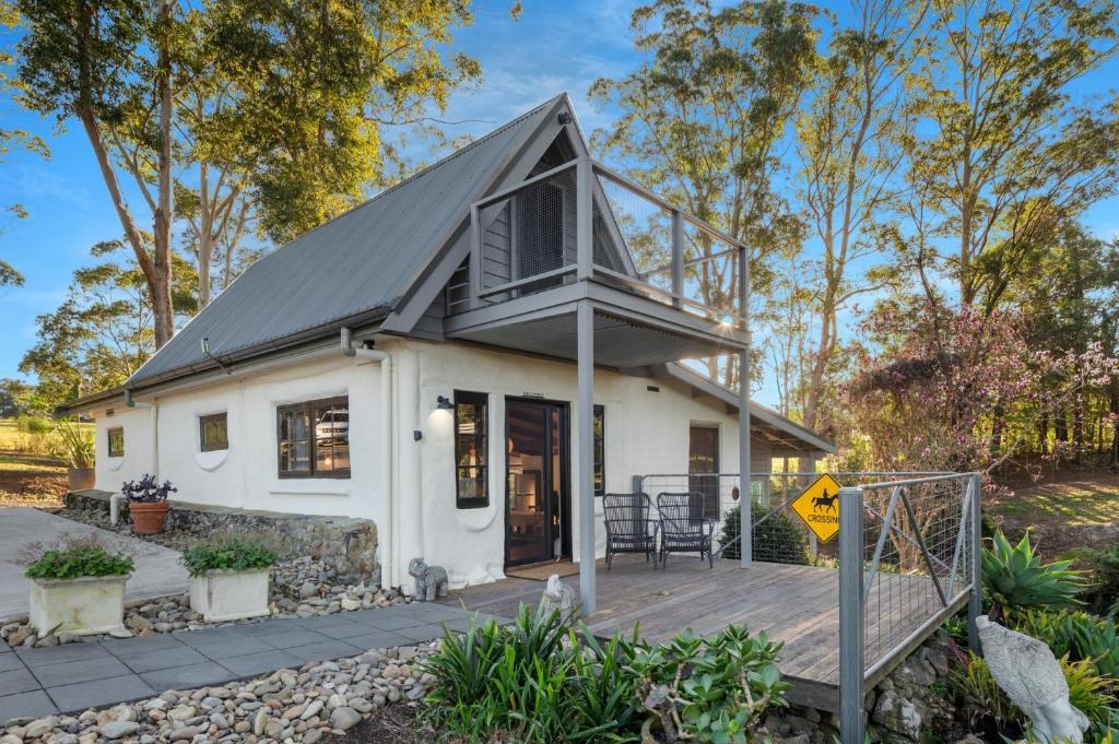 Bellawongarah House | The Cottage at Indooroopilly