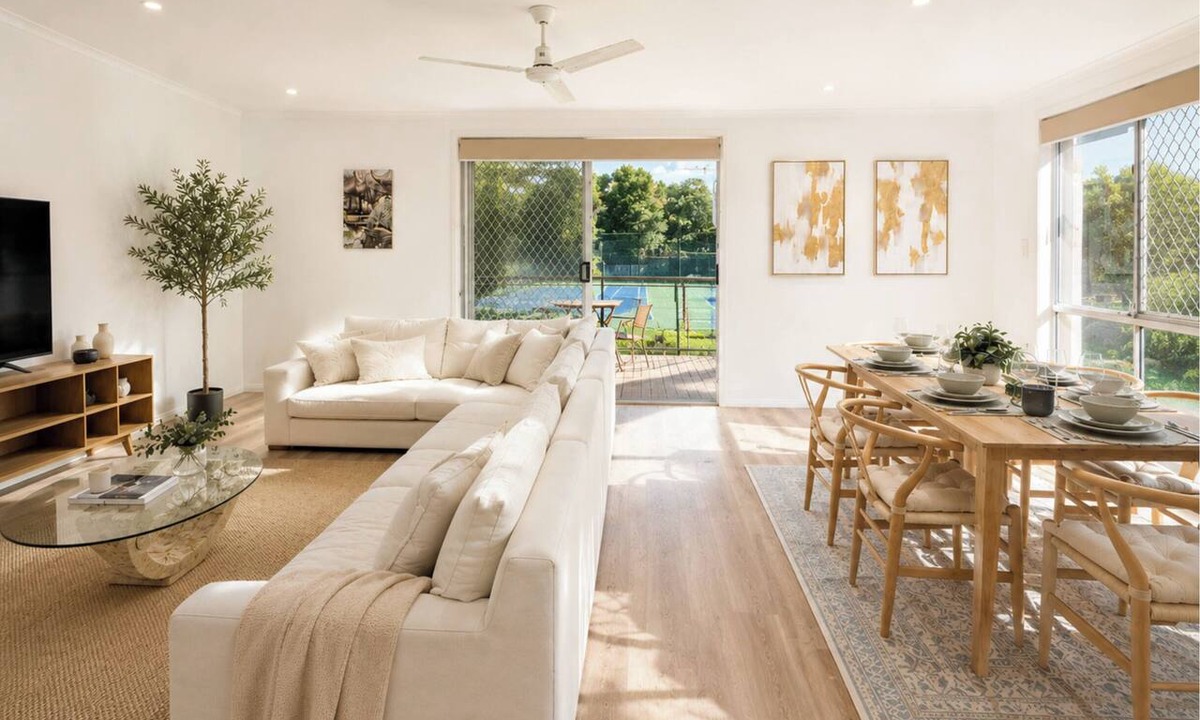 Springwood House | The Dennis Court - Private Tennis Court & Pool