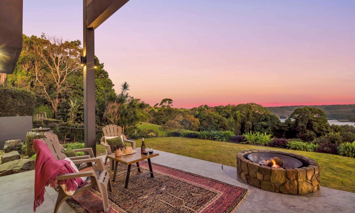 Montville Villa | The Haven Montville 4-bedroom: air-con, secure garage, luxury panoramic views