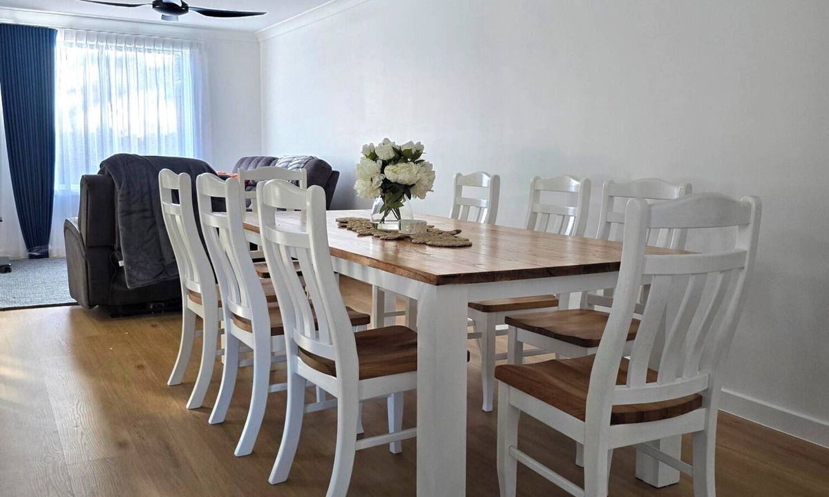 Forest Lake House | The Homestead in Forest Lake - Sleeps 8 - may include 1 Pet by request only.