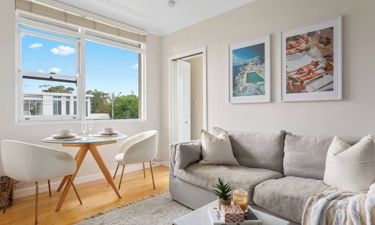 Freshwater Apartment | The Little Lawrence Sunny Village Nook by the Sea