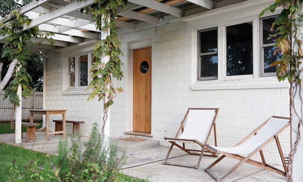 Ettalong Beach House | The Special House - Moments to the water