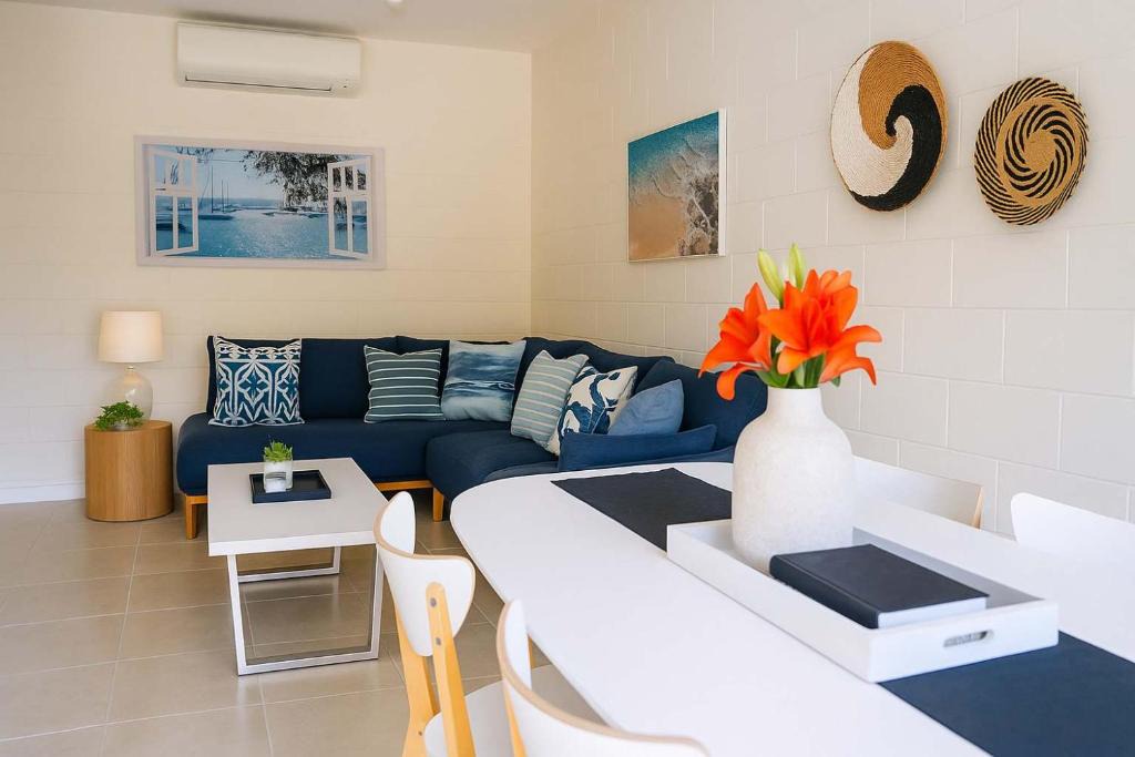 North Ward Apartment | Townsville Strand Stay - Oceanfront Steps to Beach & Waterpark