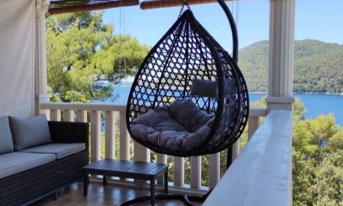 Brna Apartment | Two bedroom apartment with terrace and sea view Brna, Korčula (A-15730-b)
