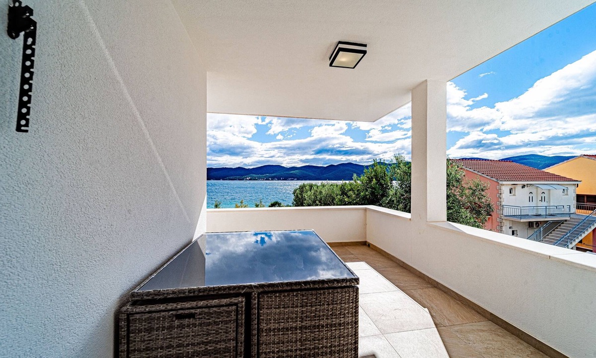 Viganj Apartment | Two bedroom apartment near beach Viganj, Pelješac (A-24663-a)