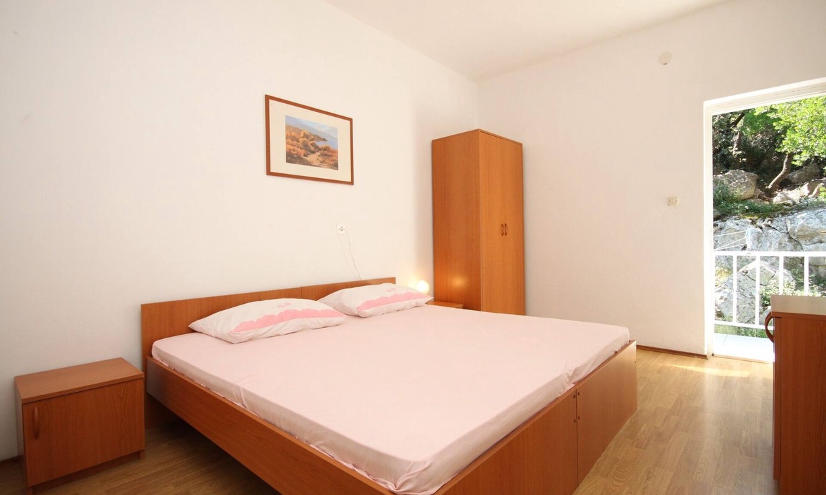 Lastovo Apartment | Two bedroom apartment with terrace and sea view Lučica, Lastovo (A-990-c)