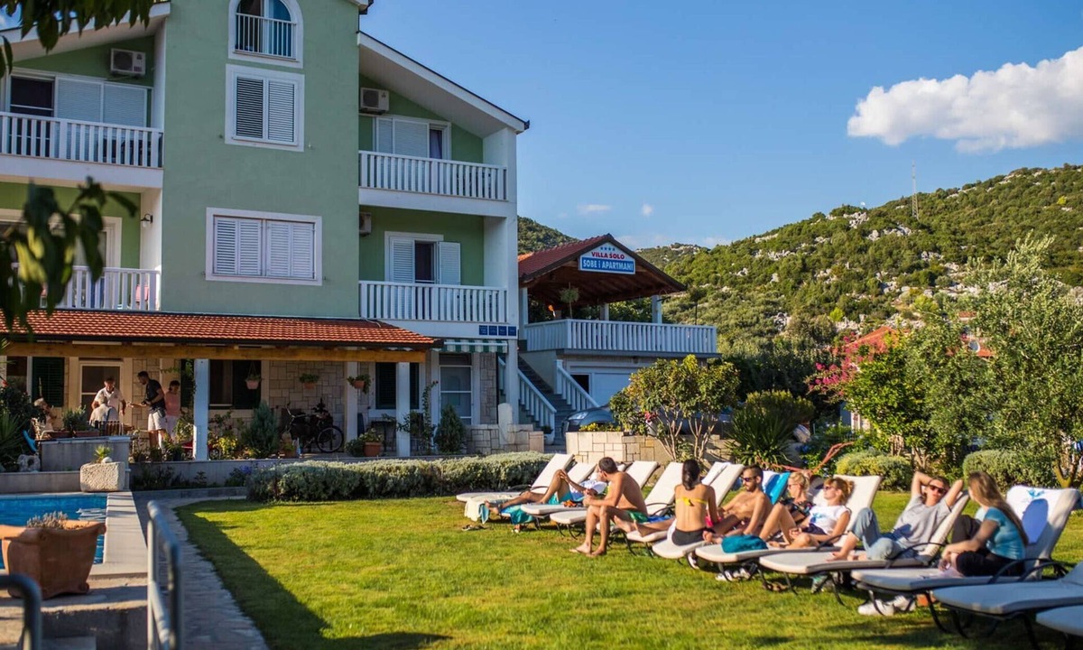 Peracko Blato Villa | Villa Šolo – Peaceful Nature Park Getaway - Six Bedroom Villa With Heated Pool