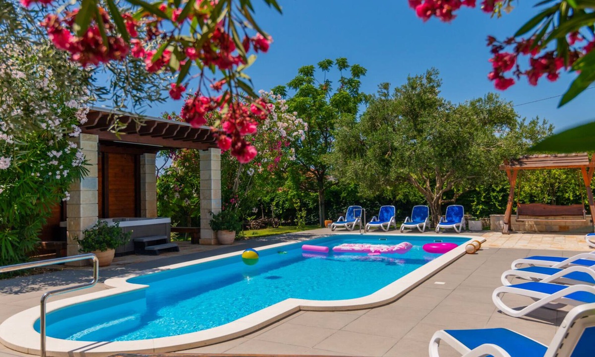 Zrnovnica Villa | Villa Dominus - Split by Villas Guide