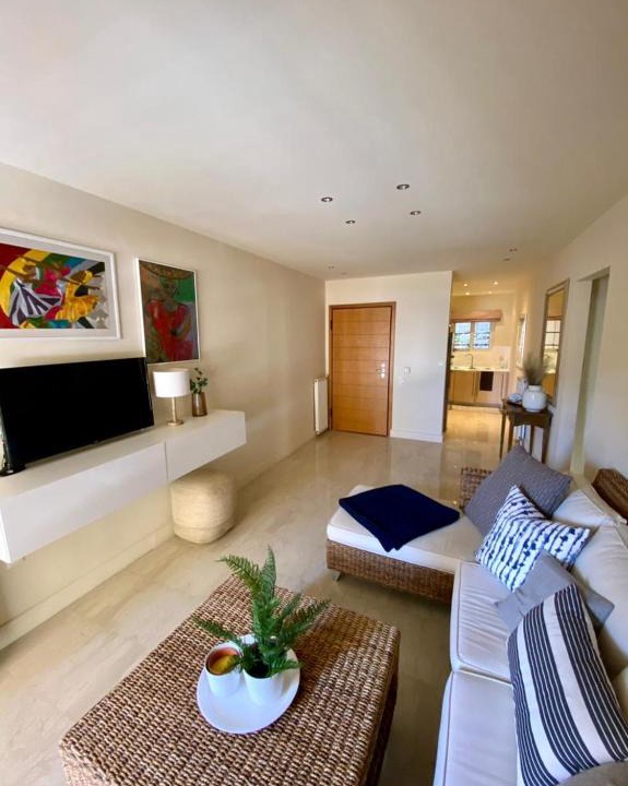 Vouliagmeni Apartment | Vouliagmeni Athens Riviera walk to beach