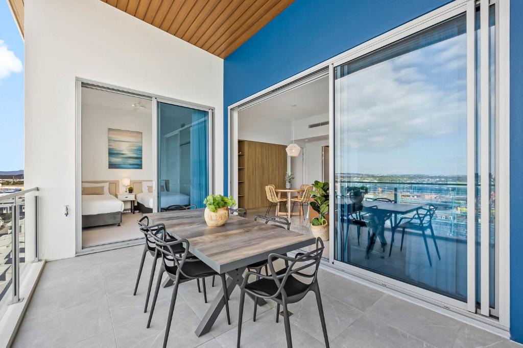 Bokarina Apartment | Waterfront 2-Bed Oasis - Pool Steam Jacuzzi Gym