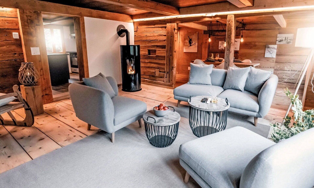Innertkirchen Villa | Wonderful villa for 2 guests with WIFI, TV, patio and panoramic view