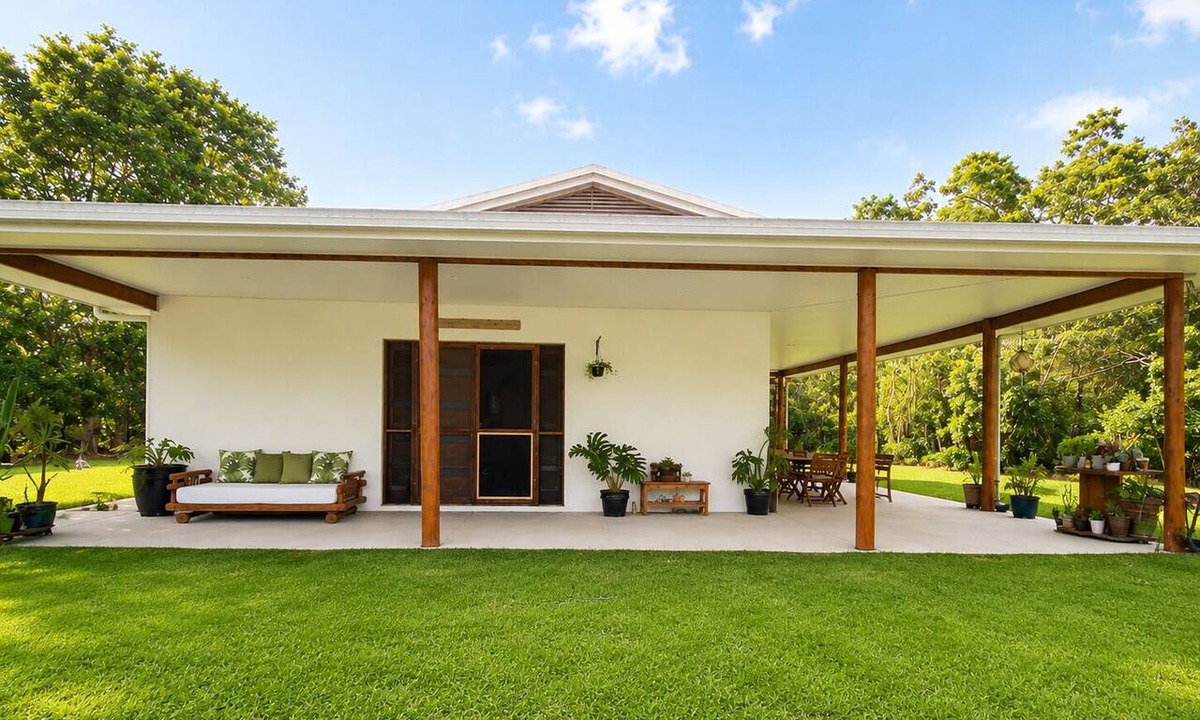 Wonga Beach House | Wonga tropical house - remote paradise/family and pet friendly!