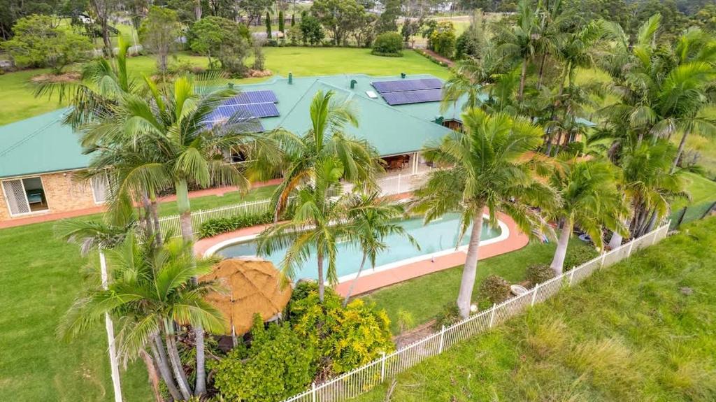 Wyee House | Wyee Farm Stay - Family Escape - Sleeps 12 in Wyee