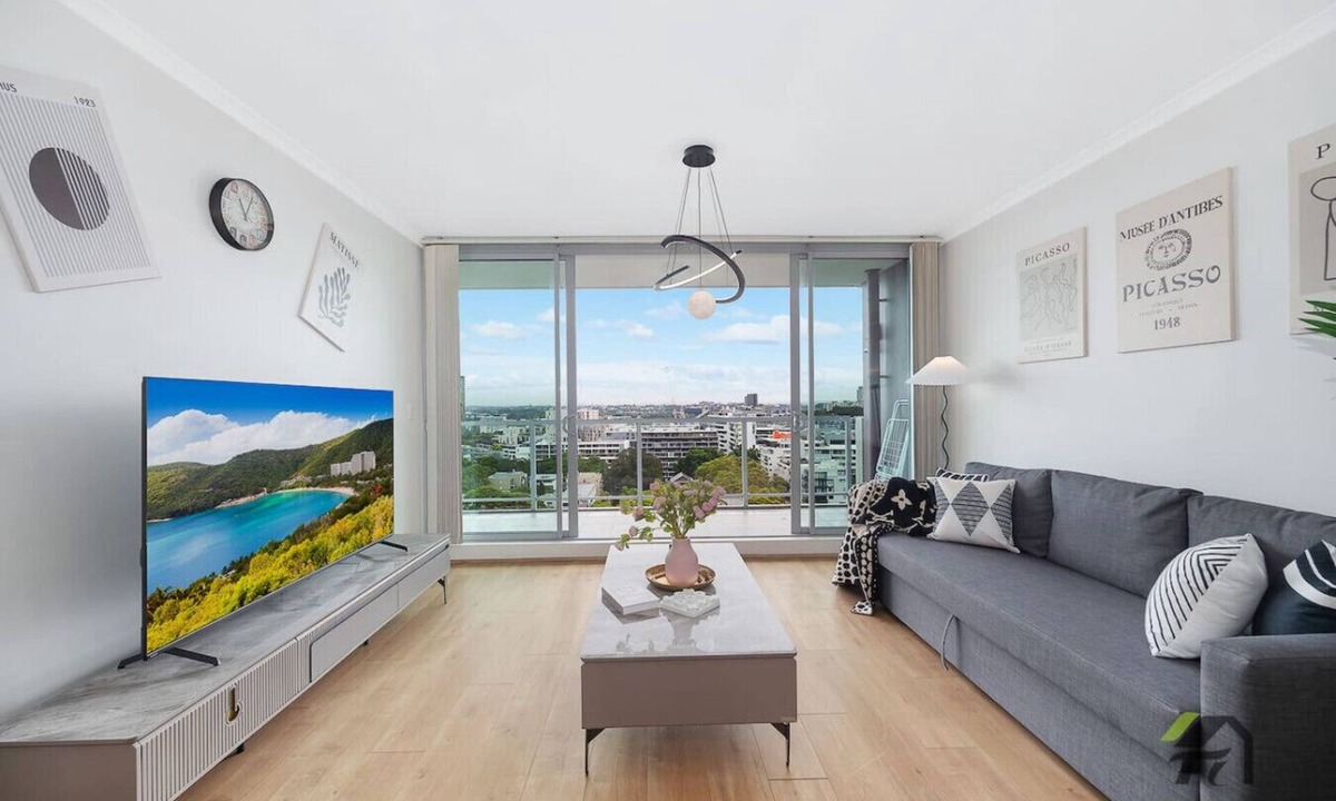 Zetland Apartment | Zetland 3BR/Walk to Train & Shops