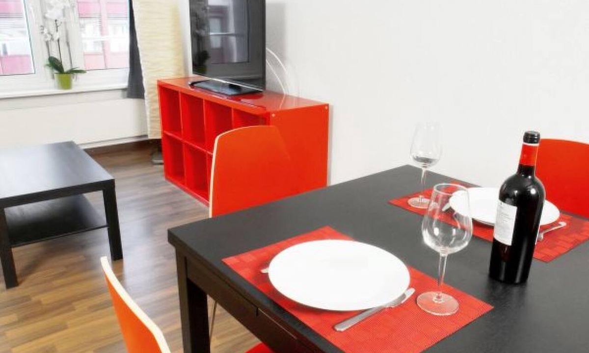 Oerlikon Apartment | ZH Blueberry lll - Oerlikon HITrental Apartment by Interhome