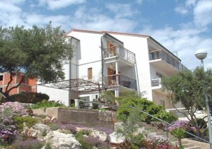 Apartments Ljiljana, (16037), Pasadur, hr