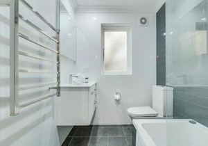 Art Deco 2-Bed Close to City and Harbour