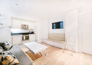 Cozy and Central 1 Bedroom Flat - Sleeps 4