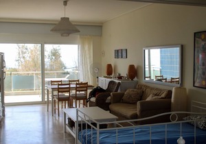 Sunset seaview apartment on the coast of Saronida