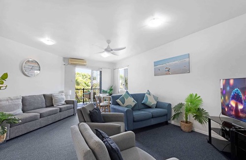 Torquay Apartment | 2-Bed with Pool, Near Torquay Beach, Hervey Bay