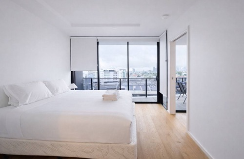 West End Apartment | 2BR Aprt West End Hideaway | City Views and Carpark