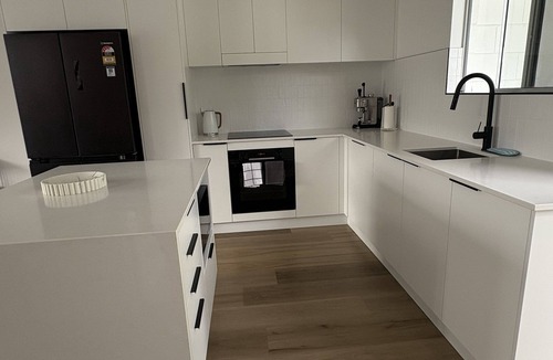 North Ward Apartment | 2Br - Walk to Beach and Dining